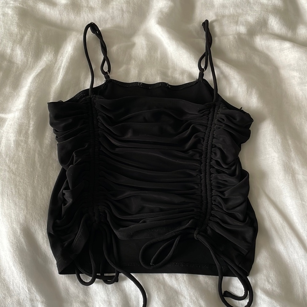black cropped tank top